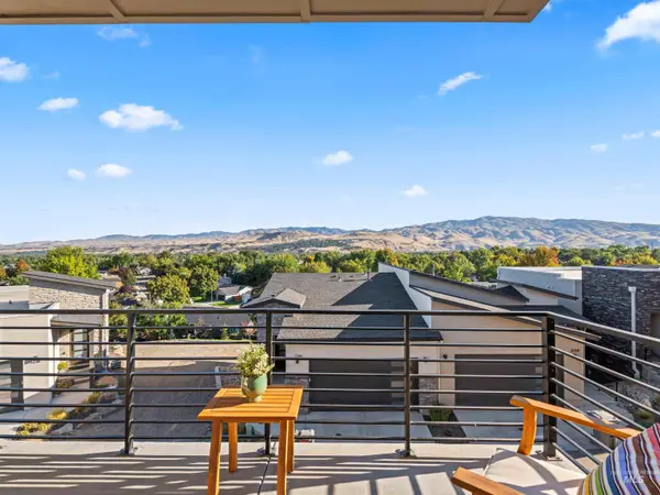 1251 E Echelon Ridge Lane, Boise, ID 83716