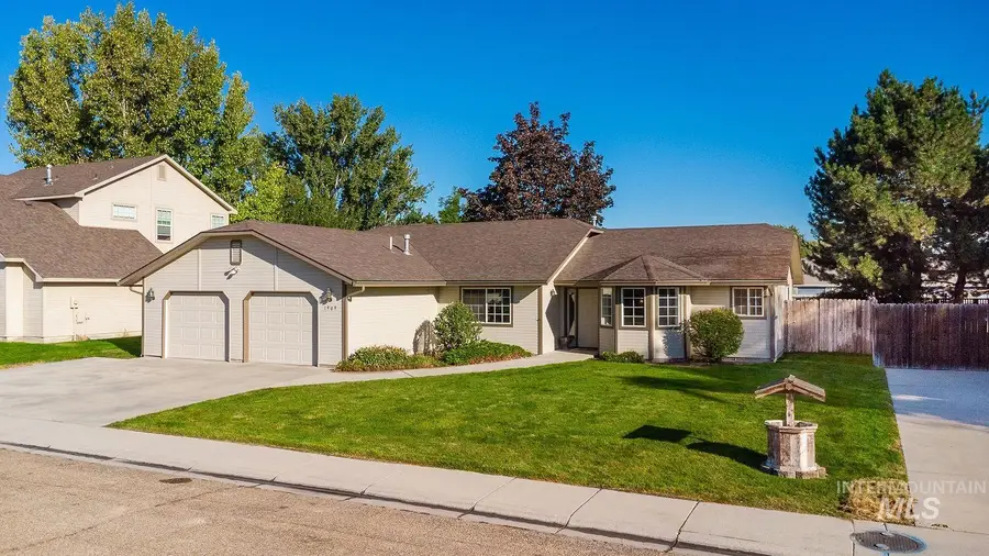 1909 Fairoaks Dr, Caldwell, ID 83605 - Image #2