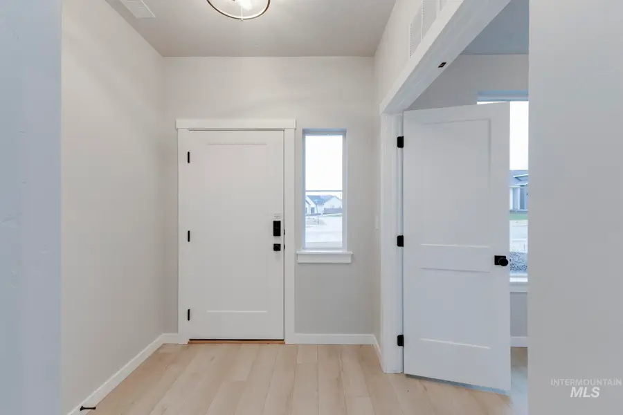 6494 S Sunfish Ave, Boise, ID 83709 - Image #3