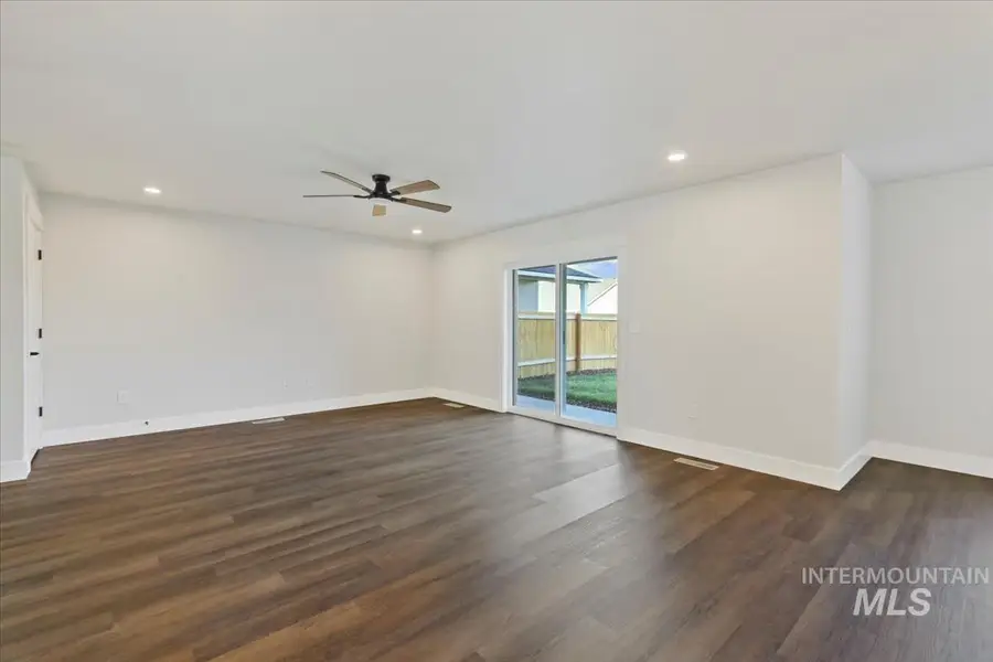 12510 Ochoco St, Nampa, ID 83651 - Image #2