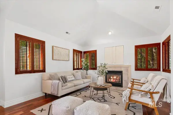 5134 S Surprise Way #201, Boise, ID 83716