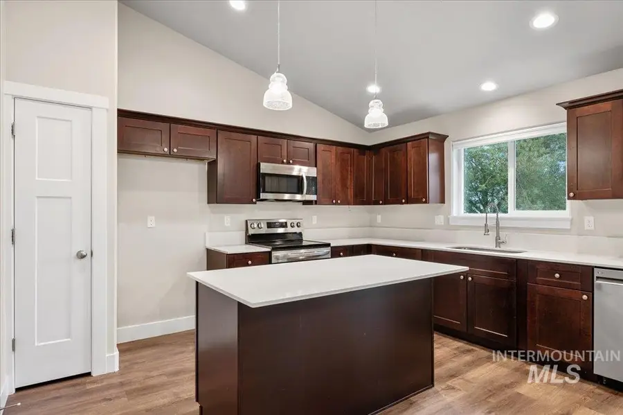 103 Mathew Court, Melba, ID 83641 - Image #2