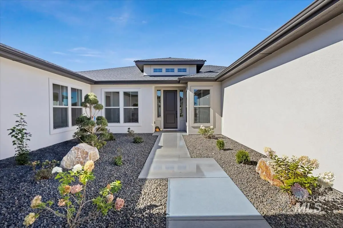 2061 N Peakhurt Ave, Kuna, ID 83634 - Image #1