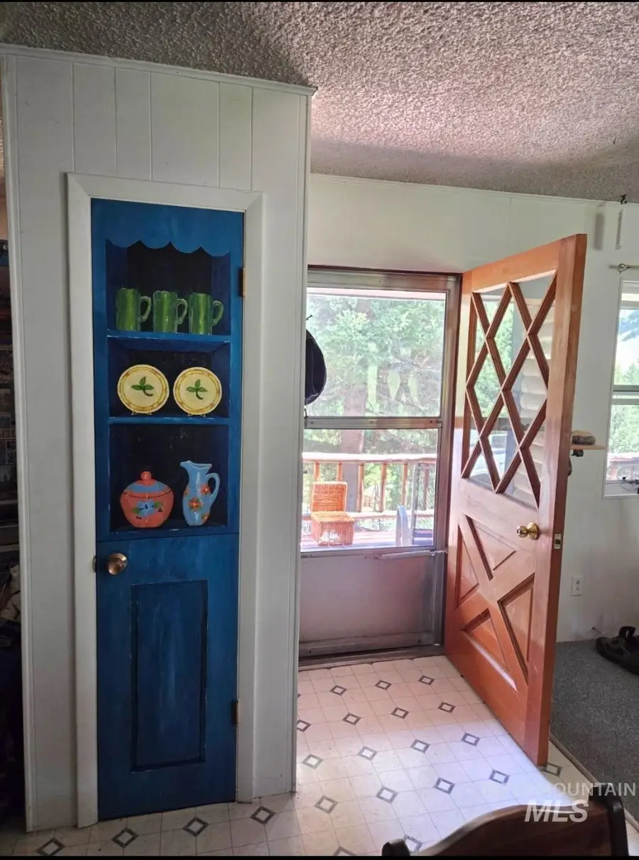 27 Grizzly Bear Rd, Shoup, ID 83469 - Image #3