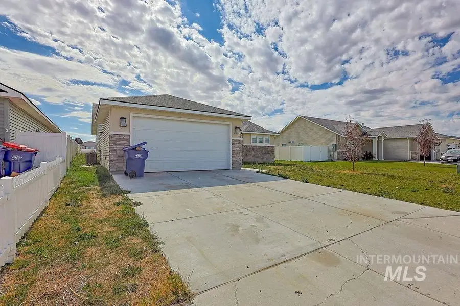 407 Southwood Ave W, Twin Falls, ID 83301 - Image #2