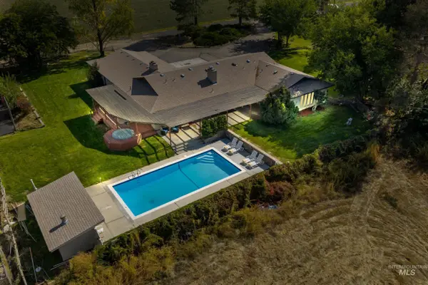 15698 Yoder Ave, Caldwell, ID 83607