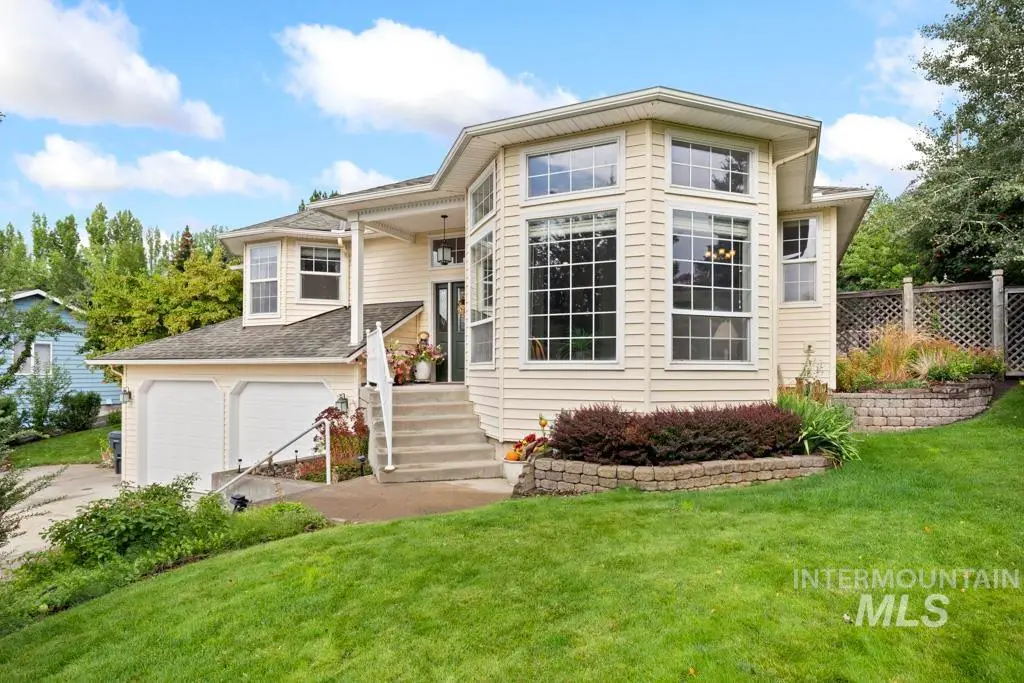 658 Conestoga Dr, Moscow, ID 83843 - Image #1