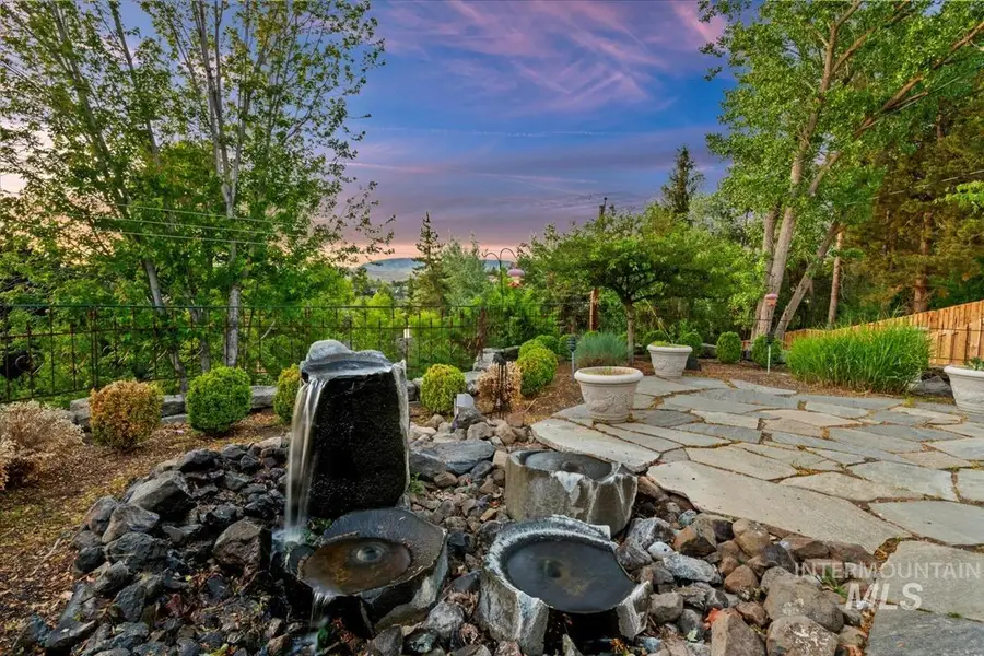 516 E Highland View Dr., Boise, ID 83702 - Image #2