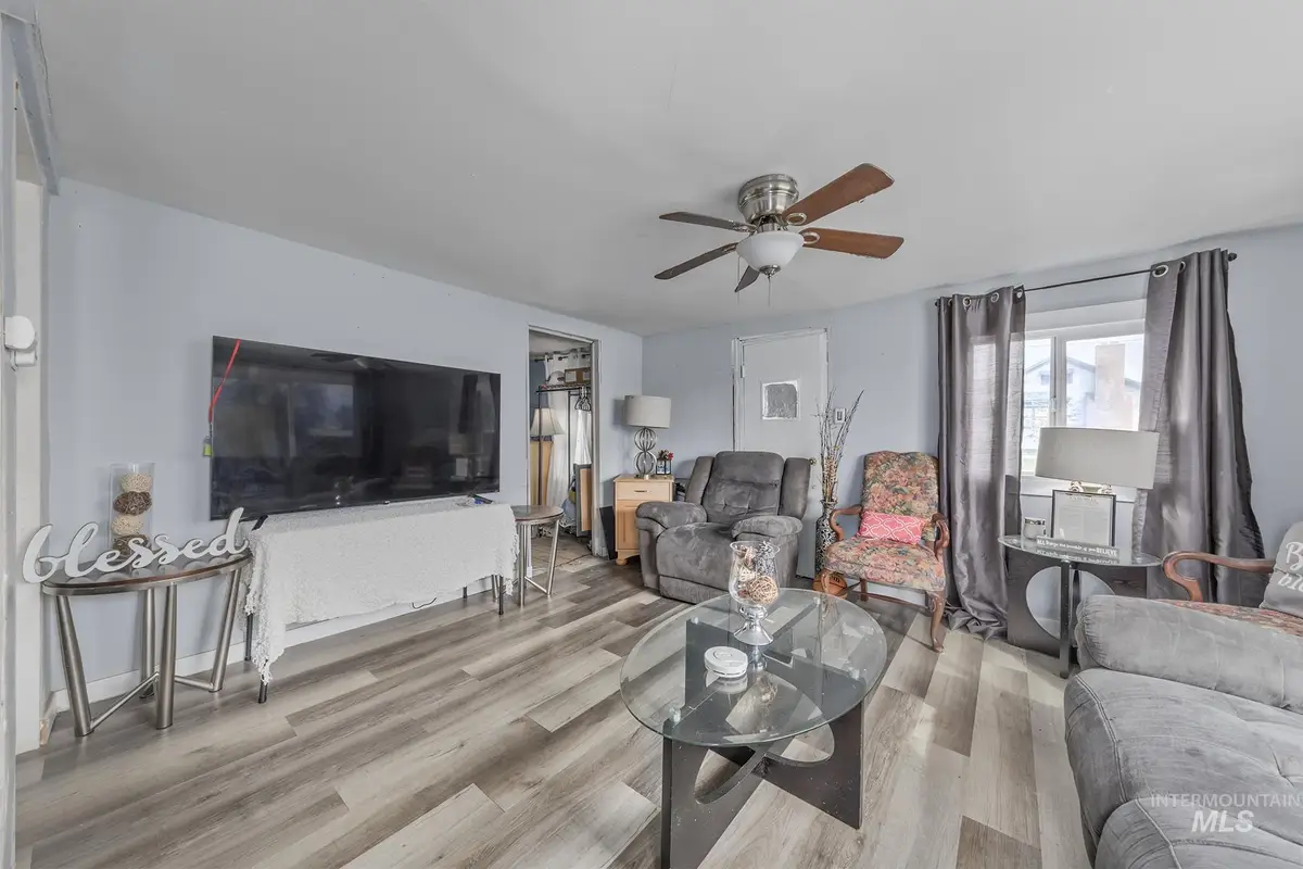 107 SE 5th Ave, Ontario, OR 97914 - Image #1