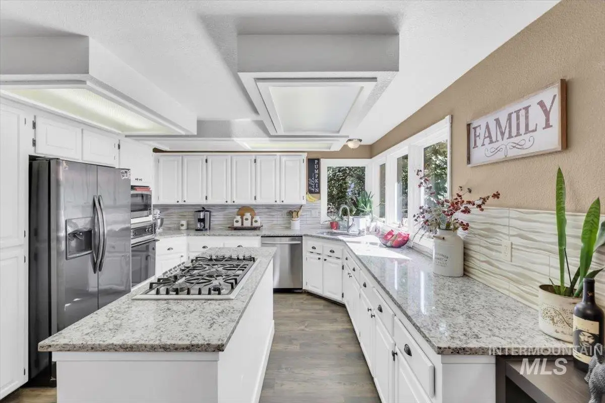 3280 W Sugar Creek Dr, Meridian, ID 83642 - Image #1