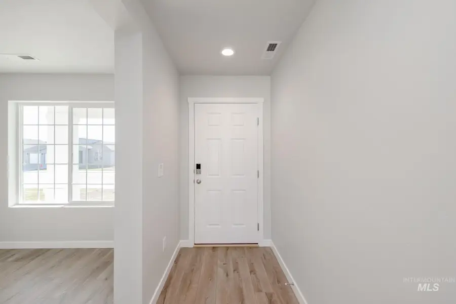 812 Strike Eagle St, Mountain Home, ID 83647 - Image #3