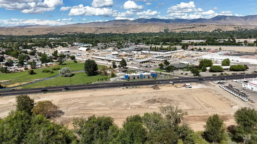 8327 W Latte Ln, Garden City, ID 83714 - Image #2