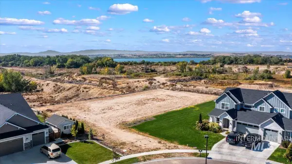 1751 W Kamet Ct, Nampa, ID 83686