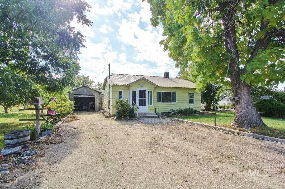 220 E Wyoming Ave, Homedale, ID 83628 - Image #1