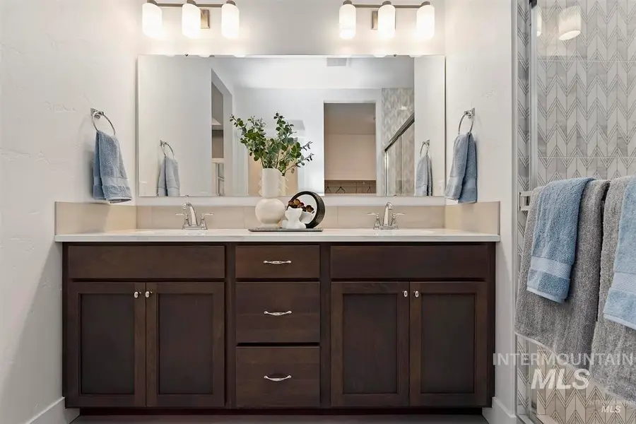 5831 N Patimos Ave, Meridian, ID 83646 - Image #2