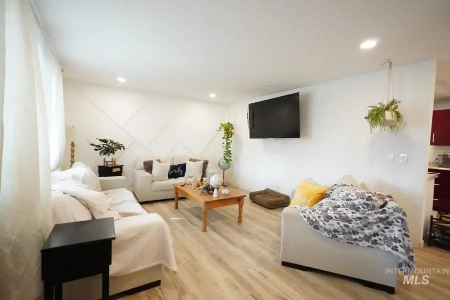 238 Dorothy Ave., Gooding, ID 83330 - Image #2