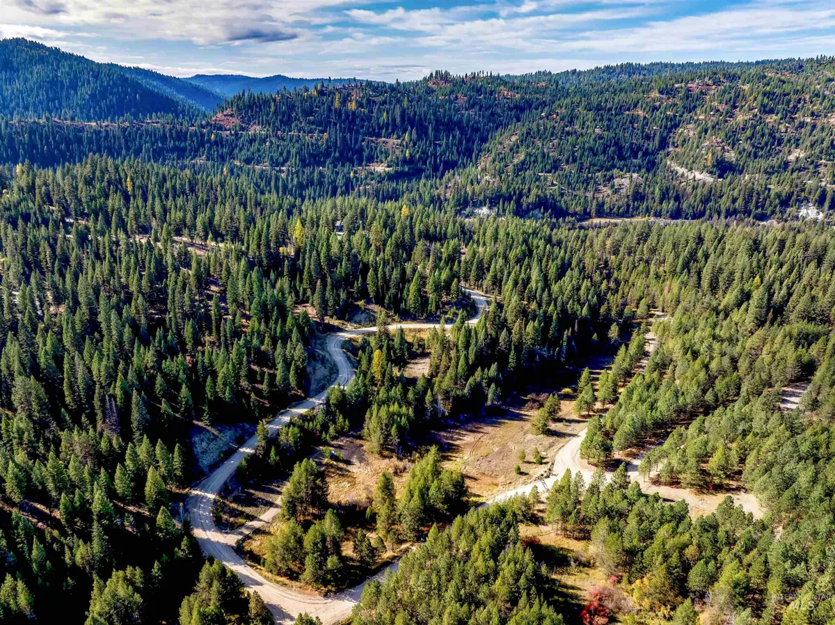 201 Tripod View, Cascade, ID 83611 - Image #1