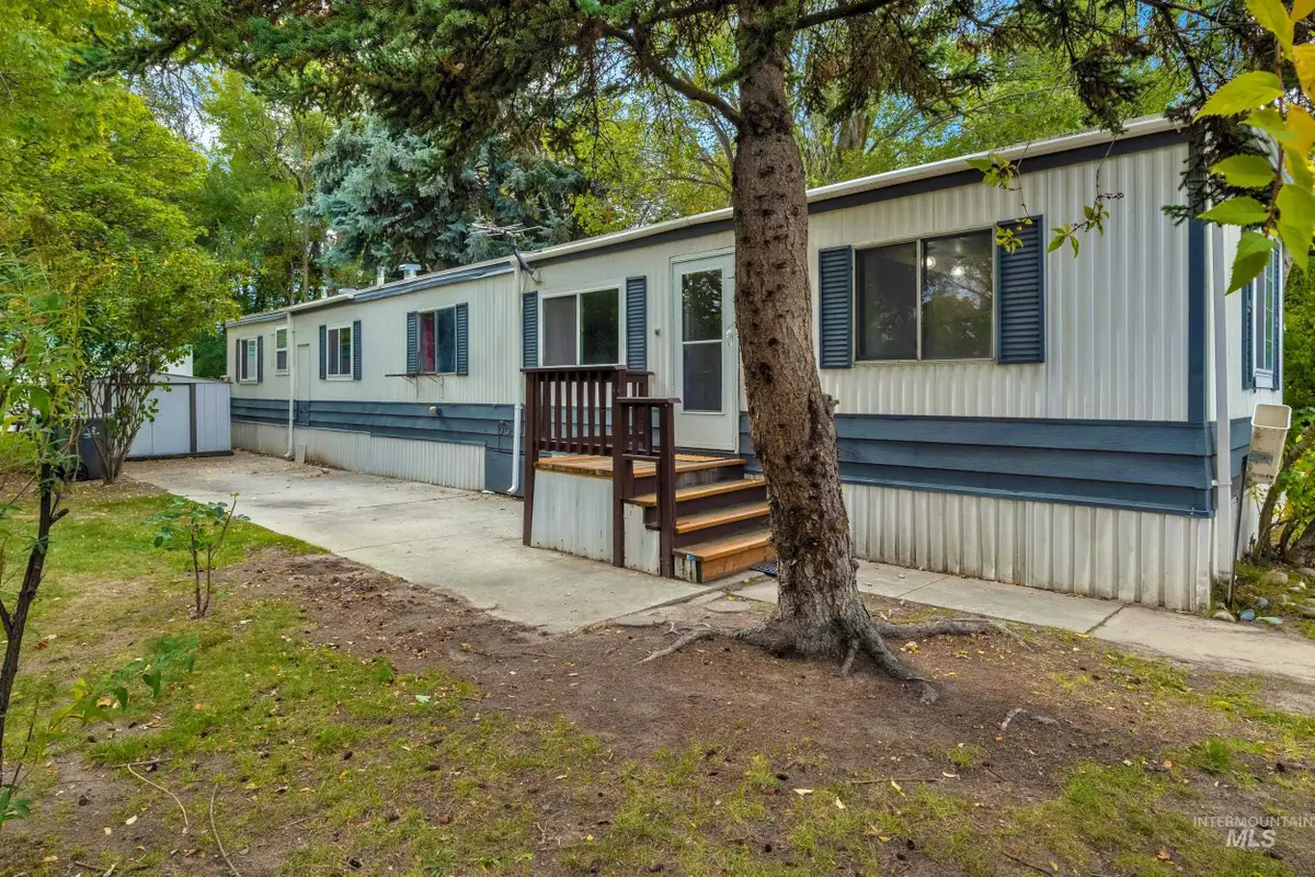 790 N Riviera Dr #19, Boise, ID 83703 - Image #1