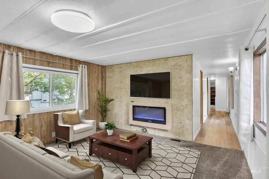 790 N Riviera Dr #19, Boise, ID 83703 - Image #3