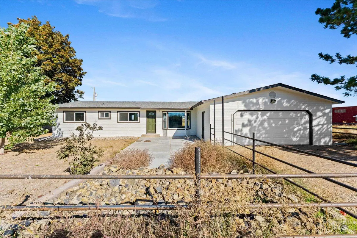 28282 Fox Lane, Wilder, ID 83676 - Image #1