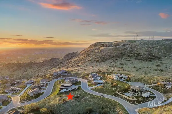 3651 E Clarion Dr, Boise, ID 83712