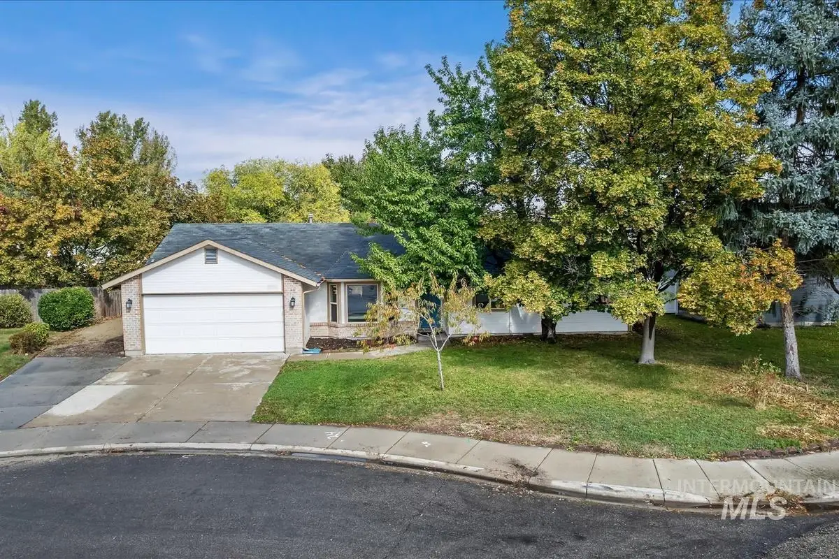 560 W Creekview Dr, Meridian, ID 83646 - Image #1