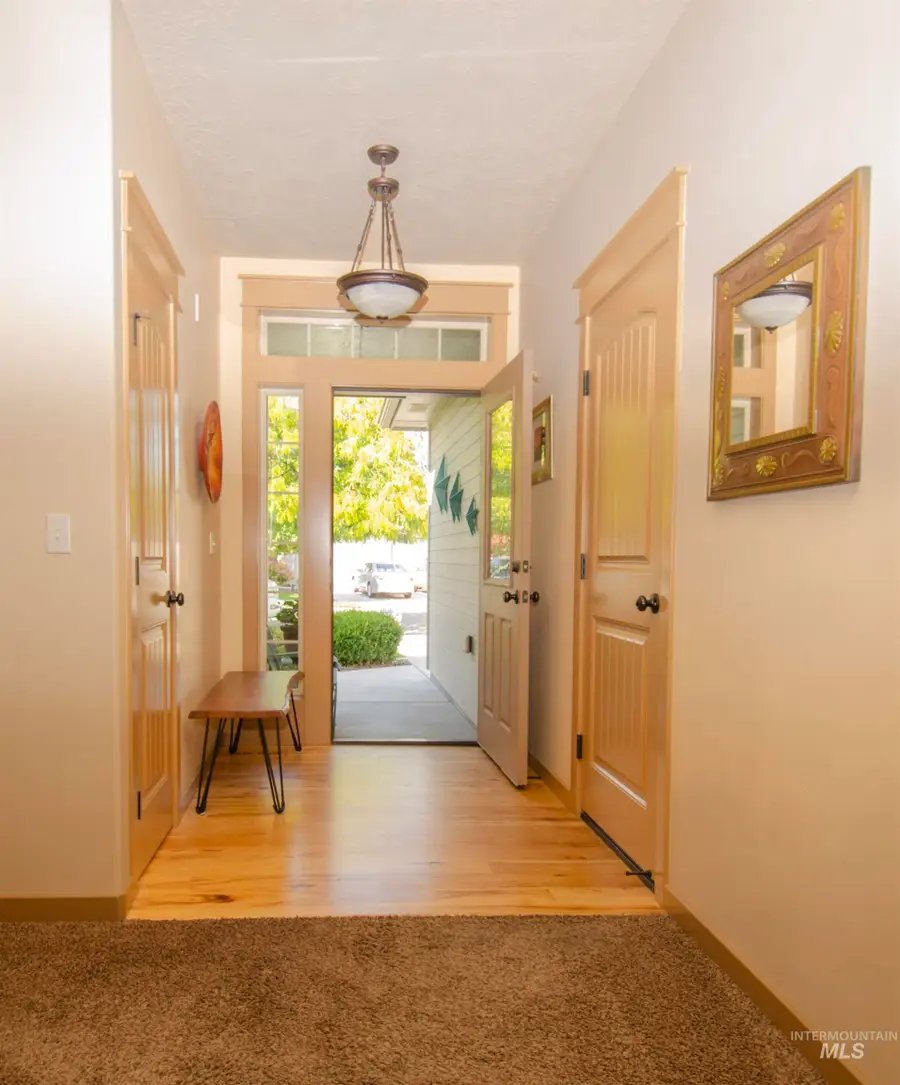 1910 S Belknap Loop, Nampa, ID 83686 - Image #2
