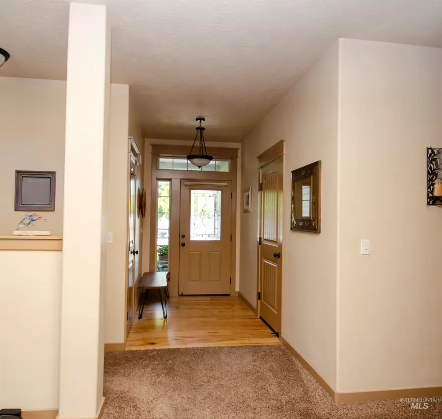 1910 S Belknap Loop, Nampa, ID 83686 - Image #3