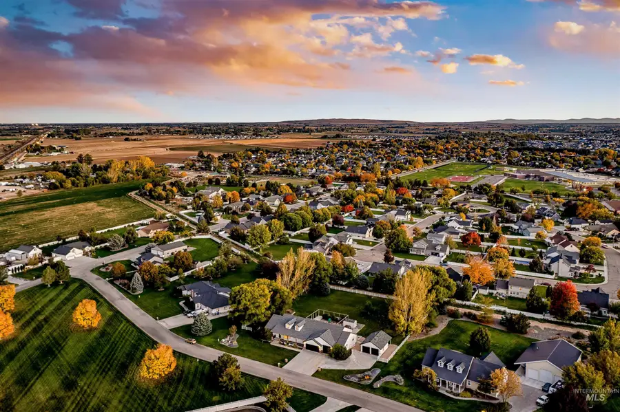4019 E Man O War Dr, Nampa, ID 83686 - Image #2