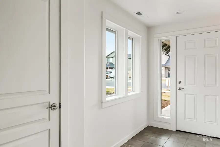 529 Brads Place, Twin Falls, ID 83301 - Image #2