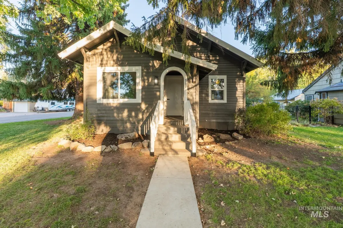 956 W 1st St, Weiser, ID 83672 - Image #1