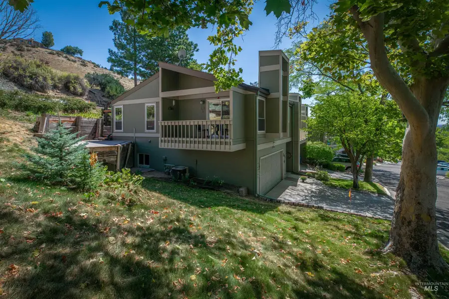 5092 N Wildrye Dr, Boise, ID 83703 - Image #2