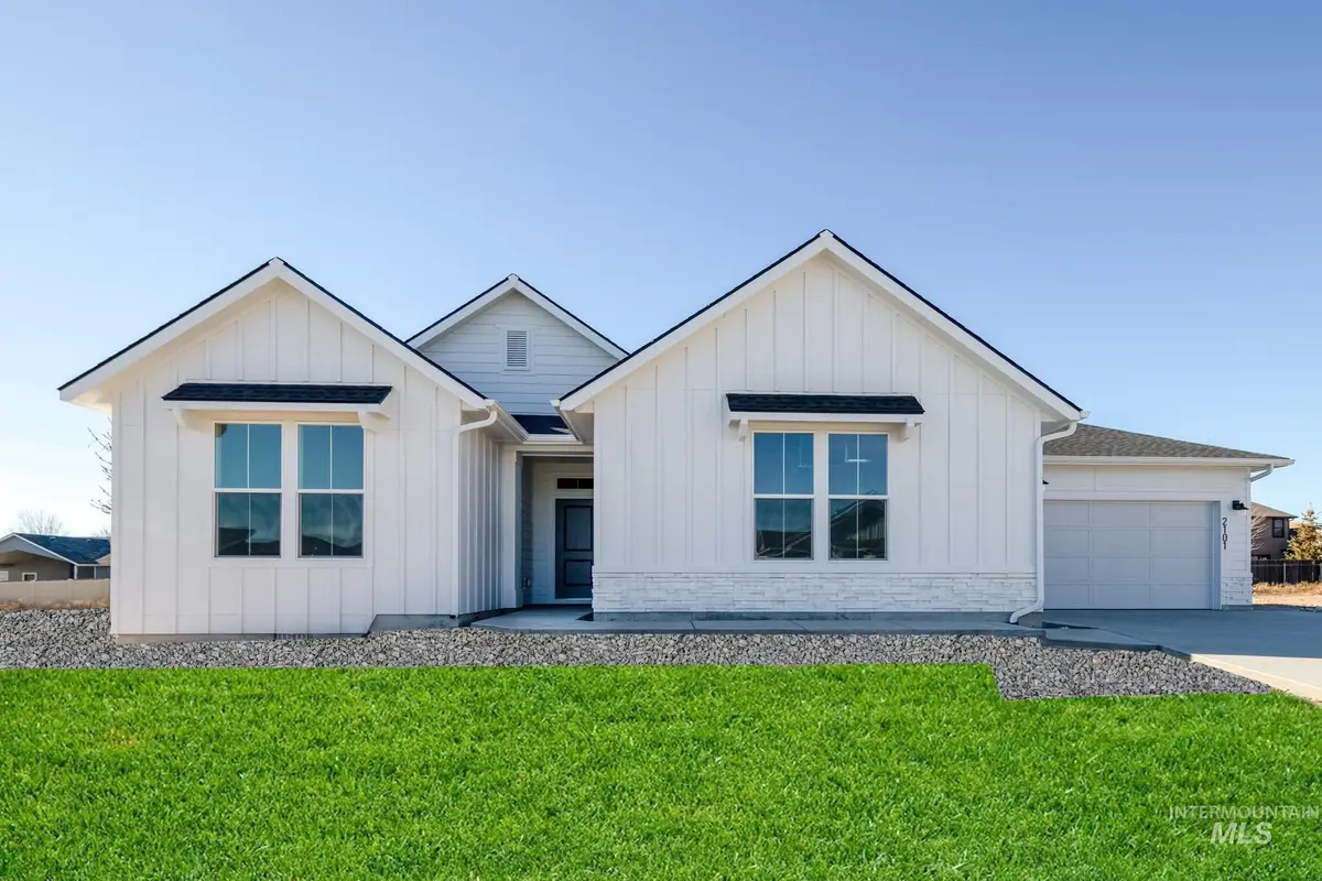 2101 N 7th E St, Mountain Home, ID 83647 - Image #1