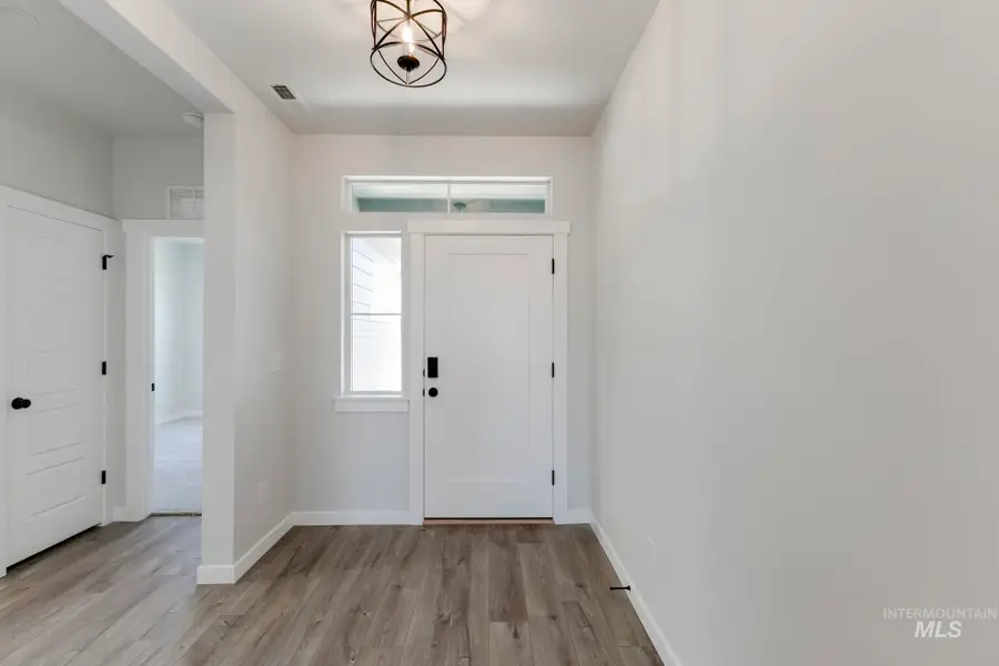 2459 N Silver Wolf Ave, Star, ID 83669 - Image #2