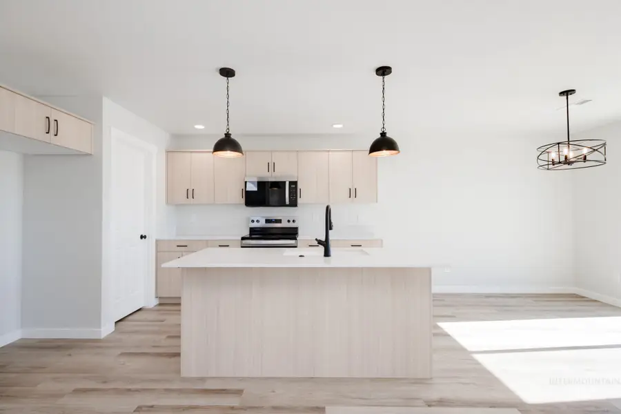 9023 W Camellia St, Nampa, ID 83687 - Image #3