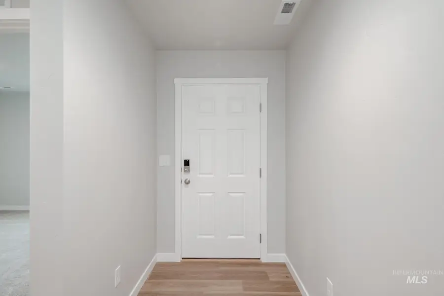 2558 W Fallon Lp, Nampa, ID 83651 - Image #2