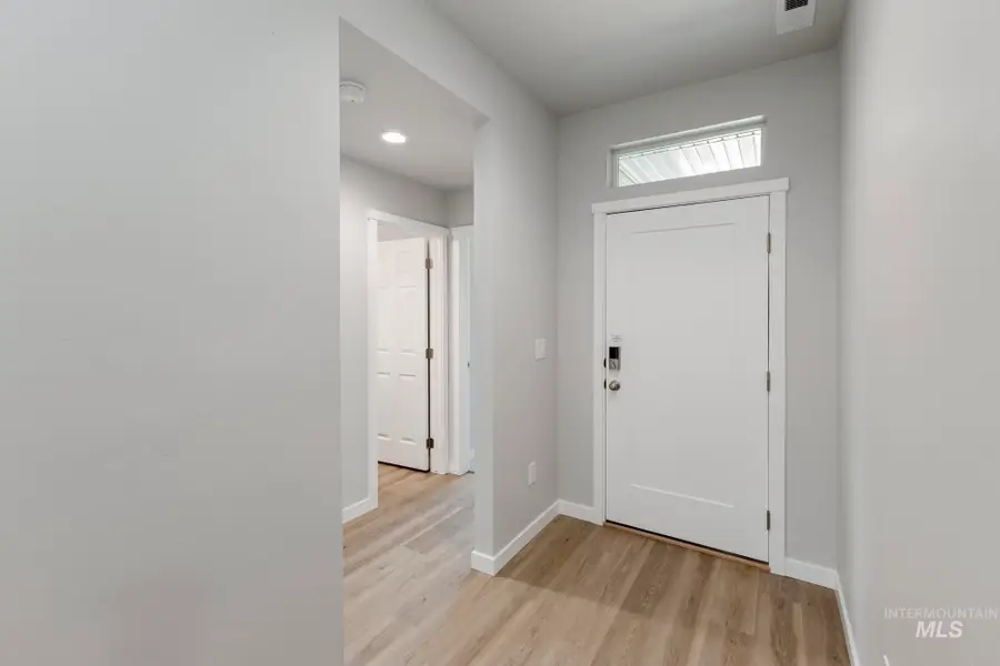 39 S Lancaster Pl, Nampa, ID 83651 - Image #2