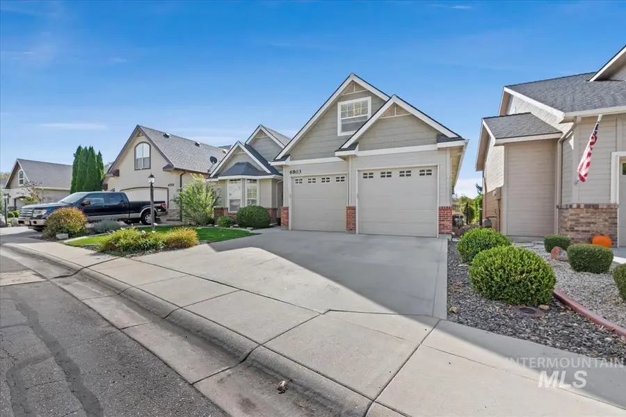 6803 E Greens Dr, Nampa, ID 83687 - Image #3