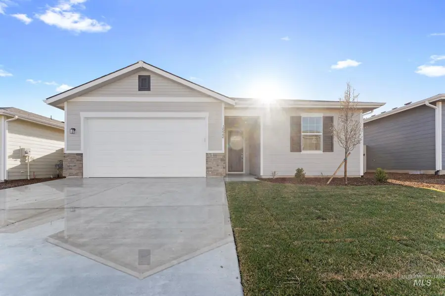 820 E Exploration Dr, Kuna, ID 83634 - Image #2