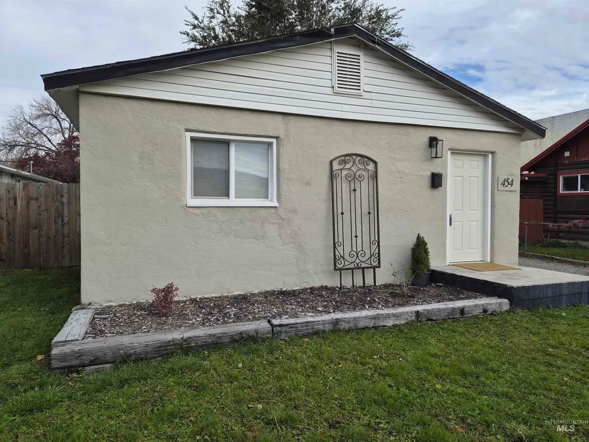 454 Pershing Ave, Pocatello, ID 83201 - Image #1