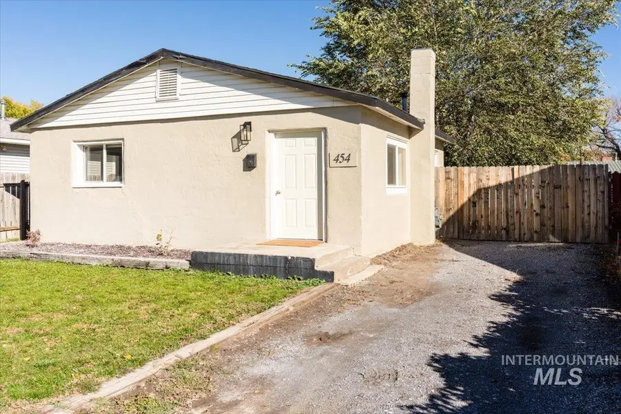 454 Pershing Ave, Pocatello, ID 83201 - Image #2