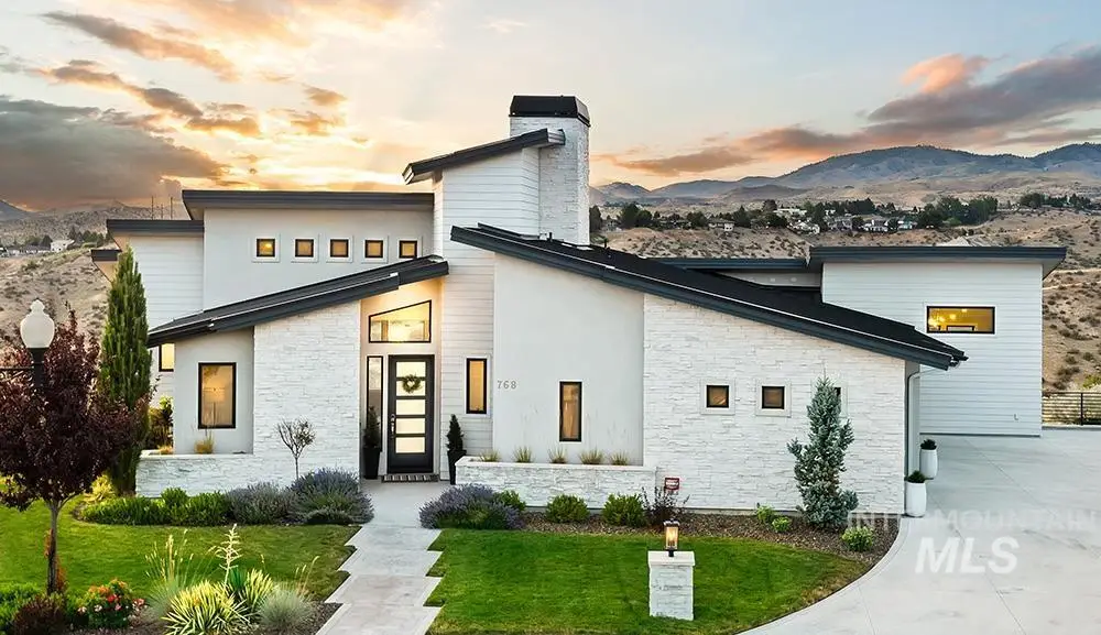768 E Orion Dr, Boise, ID 83702 - Image #1