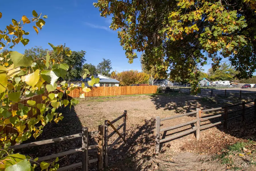 2422 Syringa Ln, Caldwell, ID 83605 - Image #2