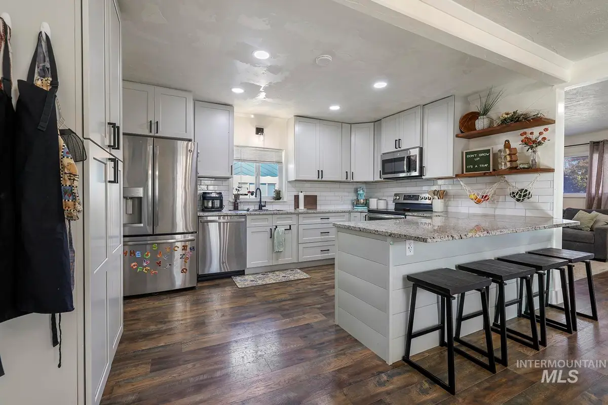 812 Idaho Ave, Filer, ID 83328 - Image #1