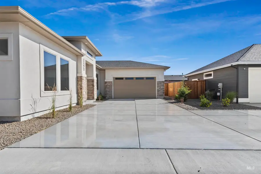 11273 S Corballis Ln, Kuna, ID 83634 - Image #2