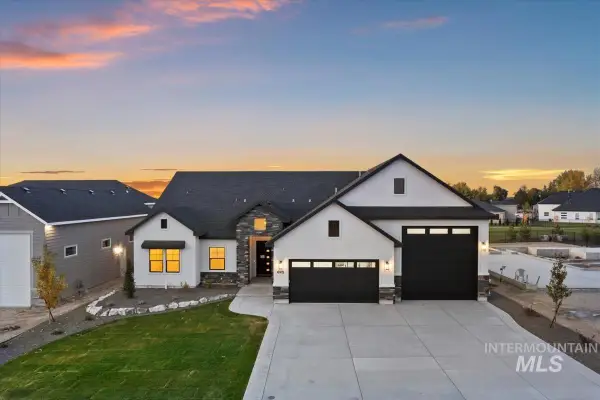 6915 E Chicken Hawk Loop, Nampa, ID 83686