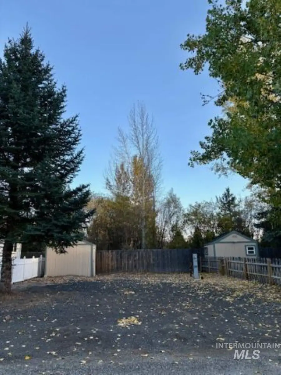 514 Sawyer St F49, Cascade, ID 83611 - Image #3