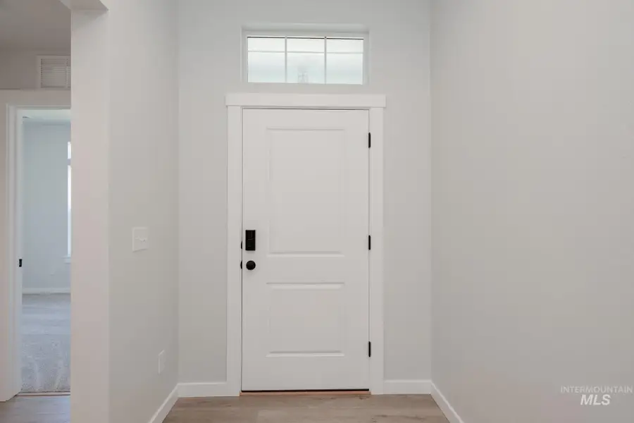 2433 N Silver Wolf Ave, Star, ID 83669 - Image #2