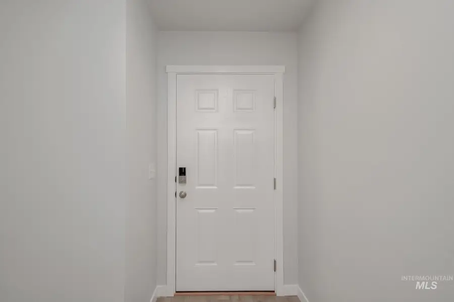 1732 Webb Brook St, Middleton, ID 83644 - Image #2