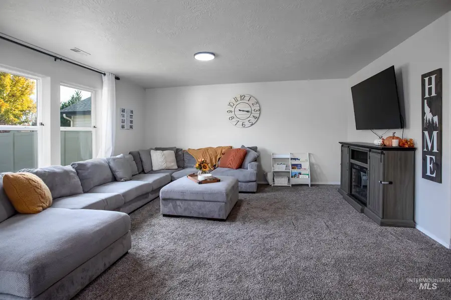 3142 N Sharon Ave, Meridian, ID 83646 - Image #2